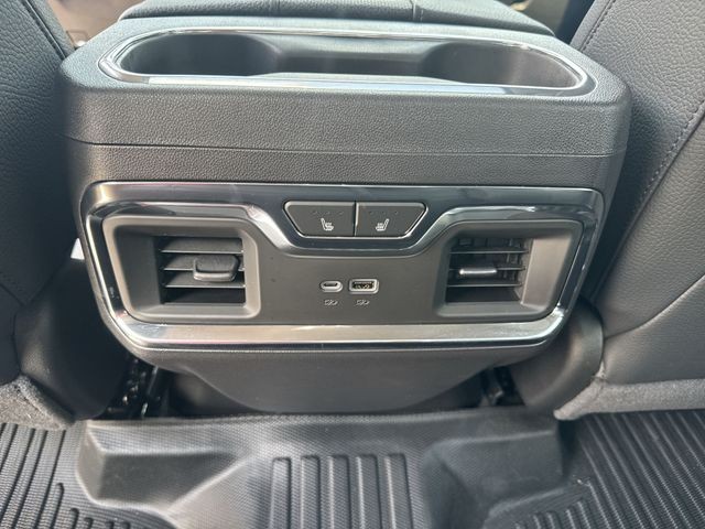 GMC Sierra 1500 Vehicle Full-screen Gallery Image 26