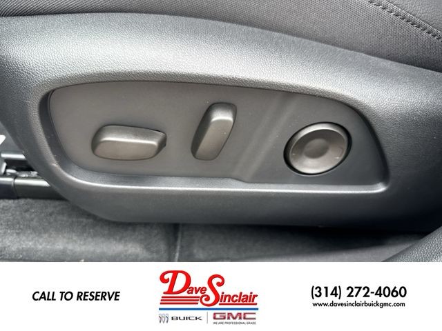 GMC Terrain Vehicle Full-screen Gallery Image 12