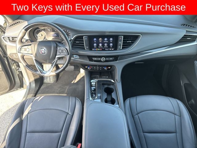 Buick Enclave Vehicle Full-screen Gallery Image 19