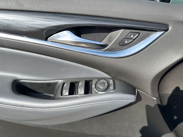 Buick Enclave Vehicle Full-screen Gallery Image 22