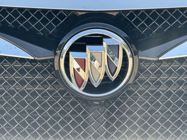 Buick Enclave Vehicle Full-screen Gallery Image 29