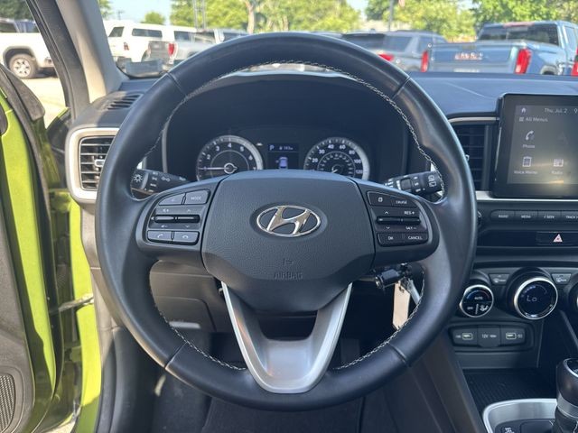 Hyundai Venue Vehicle Full-screen Gallery Image 14