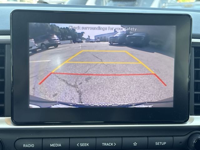 Hyundai Venue Vehicle Full-screen Gallery Image 18