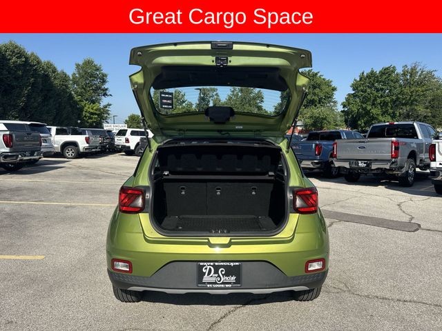 Hyundai Venue Vehicle Full-screen Gallery Image 28