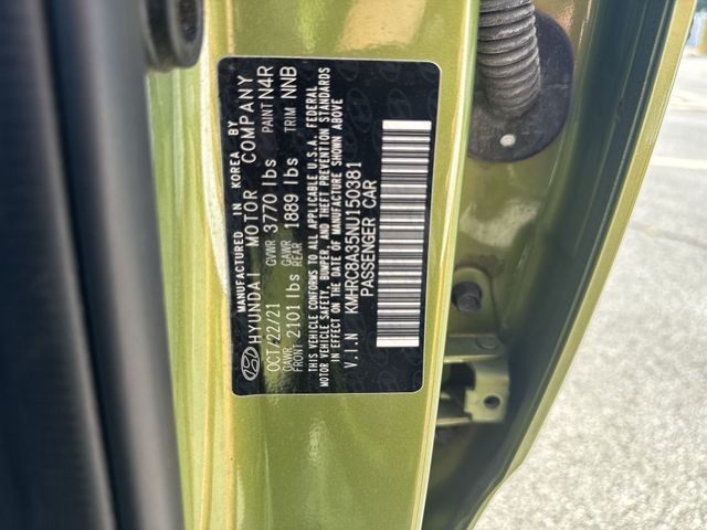 Hyundai Venue Vehicle Full-screen Gallery Image 36