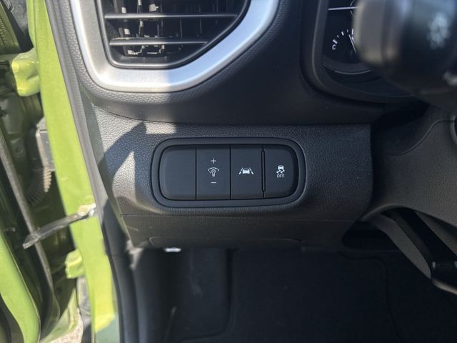 Hyundai Venue Vehicle Full-screen Gallery Image 37