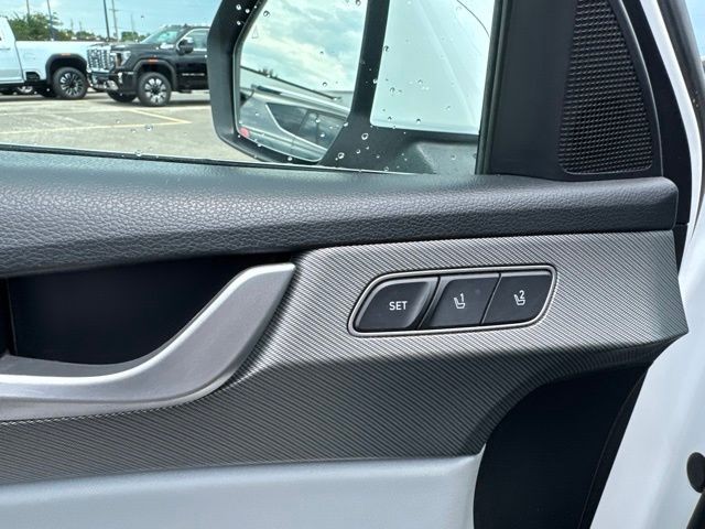 Hyundai Palisade Vehicle Full-screen Gallery Image 18