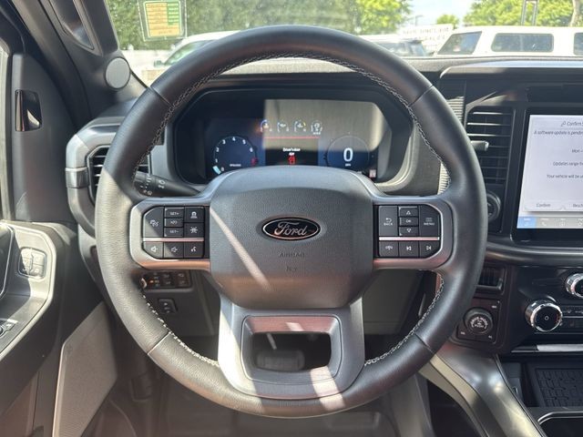Ford F-150 Vehicle Full-screen Gallery Image 14