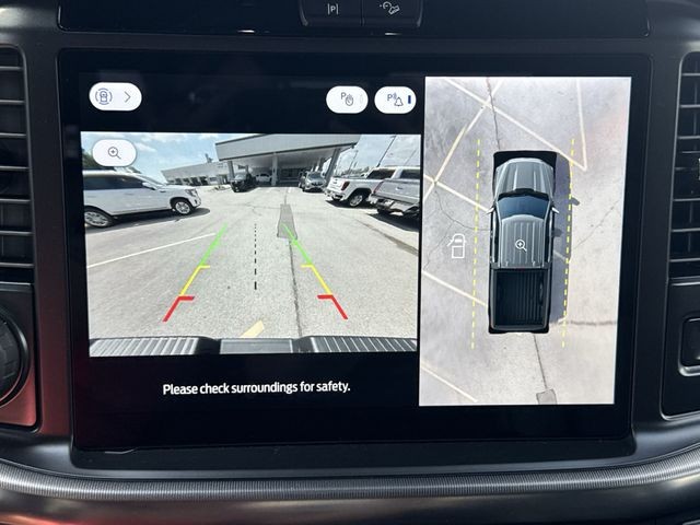 Ford F-150 Vehicle Full-screen Gallery Image 19
