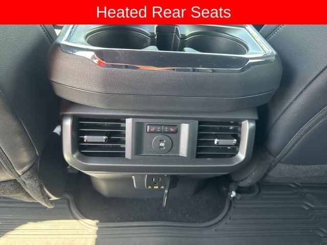 Ford F-150 Vehicle Full-screen Gallery Image 25