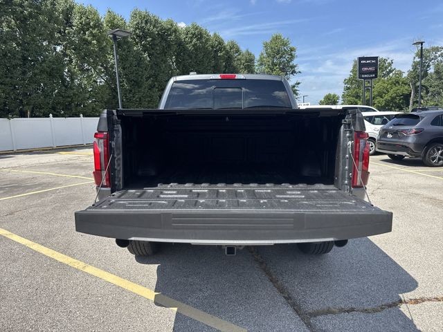 Ford F-150 Vehicle Full-screen Gallery Image 30
