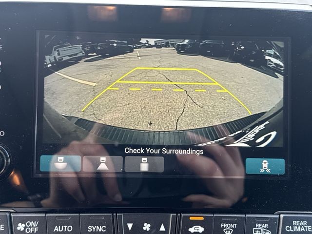 Honda Odyssey Vehicle Full-screen Gallery Image 18