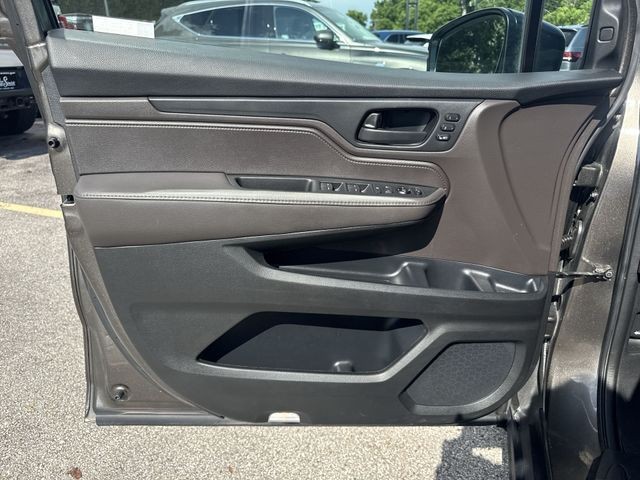 Honda Odyssey Vehicle Full-screen Gallery Image 25