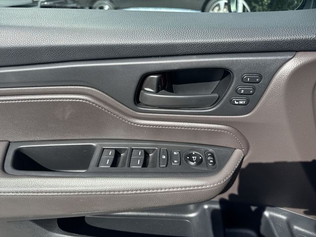 Honda Odyssey Vehicle Full-screen Gallery Image 26