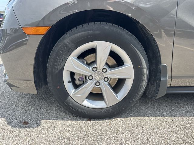 Honda Odyssey Vehicle Full-screen Gallery Image 35