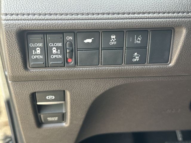 Honda Odyssey Vehicle Full-screen Gallery Image 37