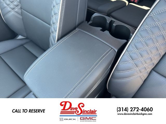 GMC Canyon Vehicle Full-screen Gallery Image 21