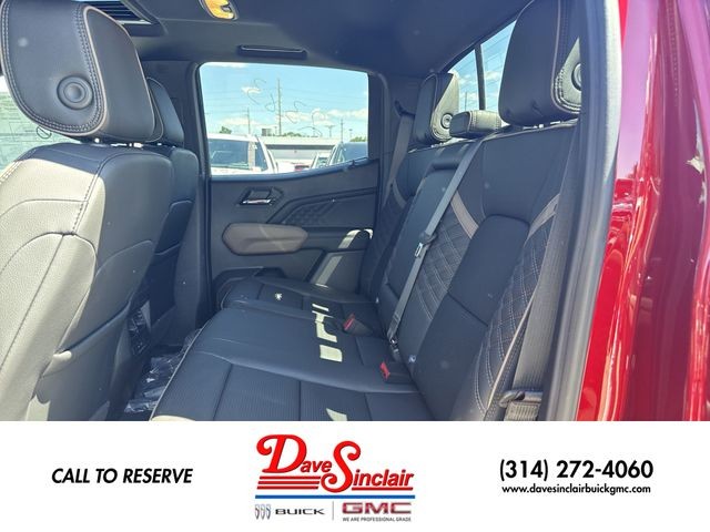 GMC Canyon Vehicle Full-screen Gallery Image 23