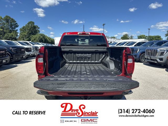 GMC Canyon Vehicle Full-screen Gallery Image 24