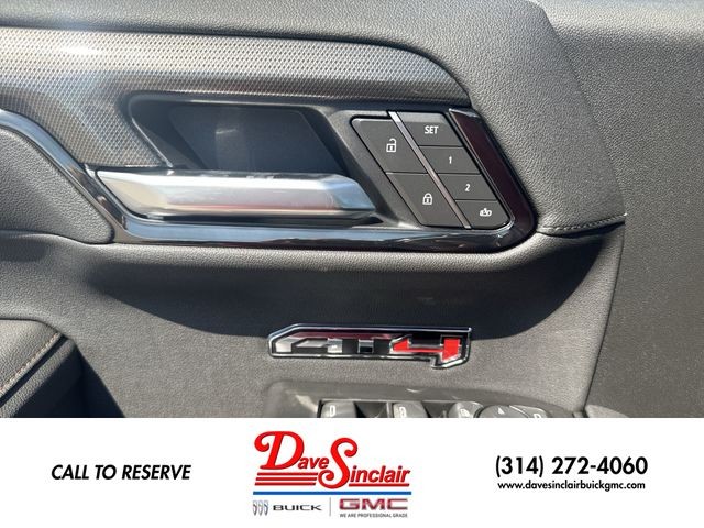 GMC Sierra 1500 Vehicle Full-screen Gallery Image 13