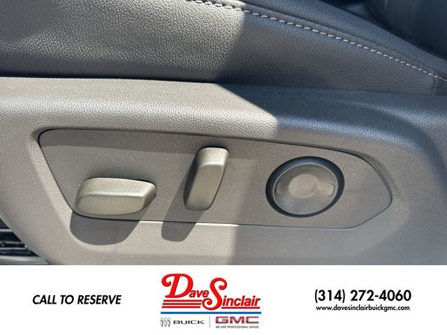 GMC Sierra 1500 Vehicle Full-screen Gallery Image 12