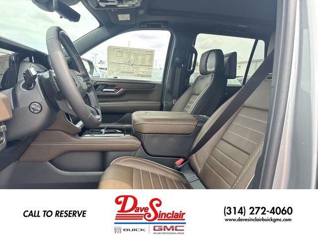 GMC Yukon Vehicle Full-screen Gallery Image 11