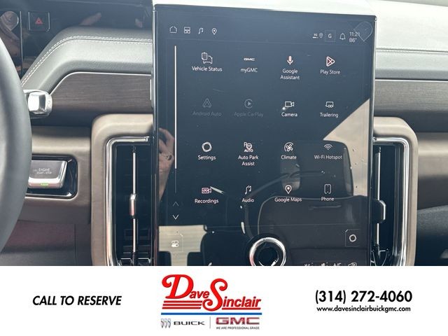 GMC Yukon Vehicle Full-screen Gallery Image 16