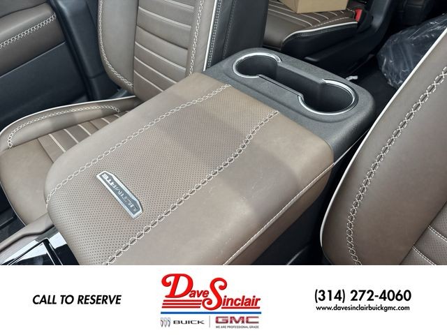 GMC Yukon Vehicle Full-screen Gallery Image 21