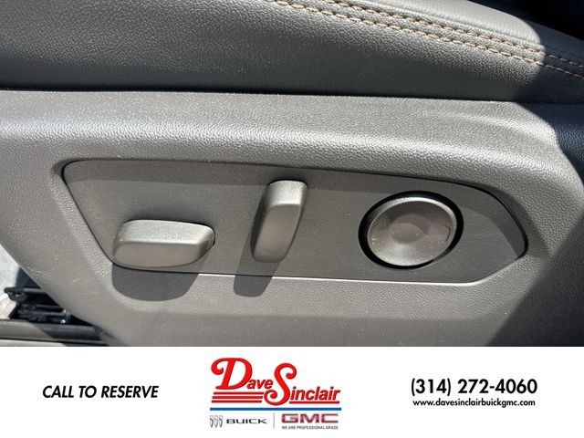 GMC Sierra 1500 Vehicle Full-screen Gallery Image 12
