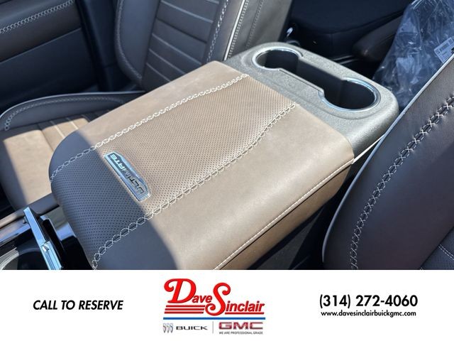 GMC Yukon Vehicle Full-screen Gallery Image 21