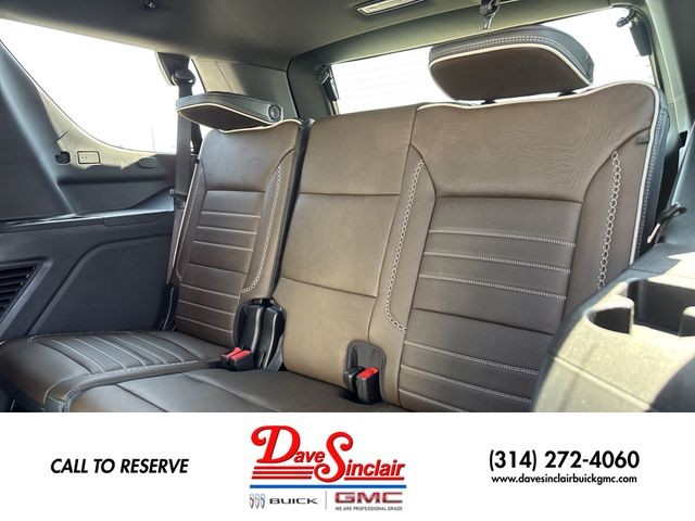 GMC Yukon Vehicle Full-screen Gallery Image 24