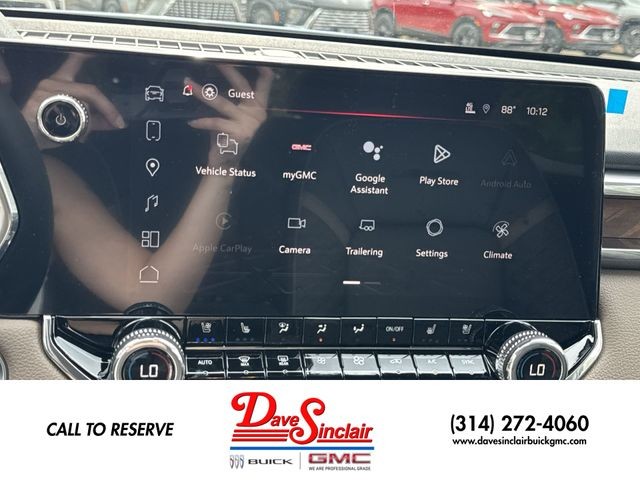 GMC Canyon Vehicle Full-screen Gallery Image 16