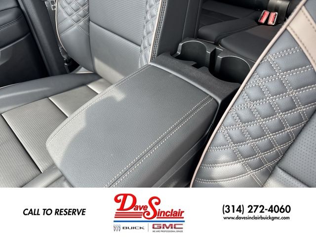 GMC Canyon Vehicle Full-screen Gallery Image 21