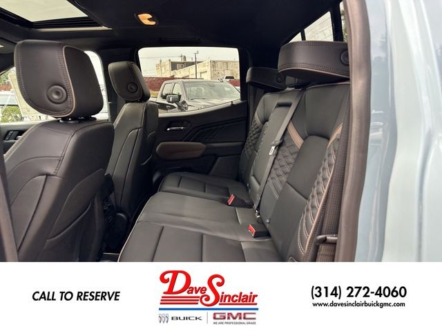 GMC Canyon Vehicle Full-screen Gallery Image 23