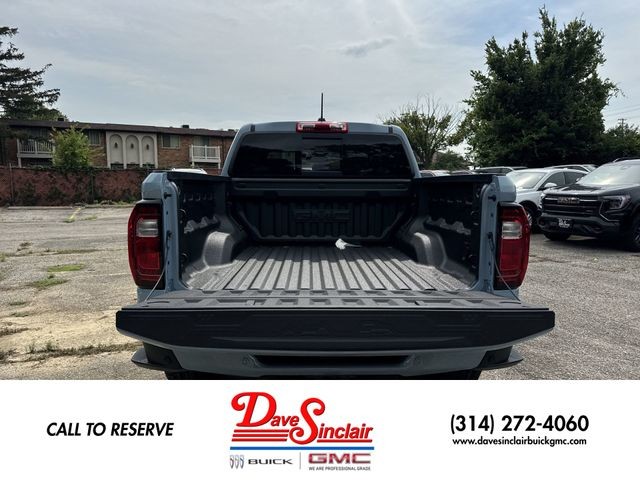 GMC Canyon Vehicle Full-screen Gallery Image 24
