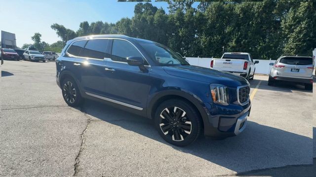 Kia Telluride Vehicle Full-screen Gallery Image 02