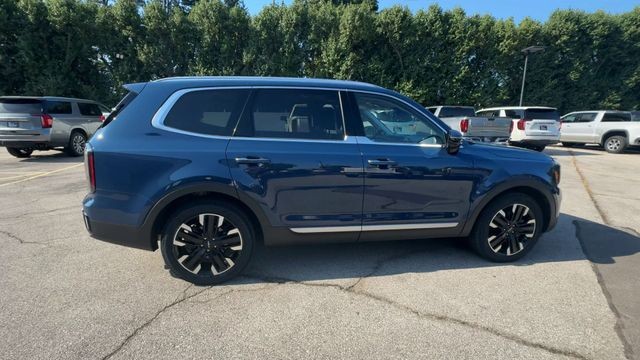 Kia Telluride Vehicle Full-screen Gallery Image 11