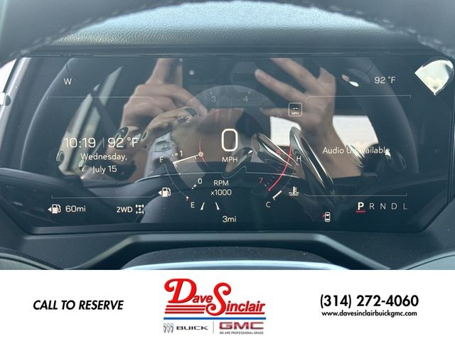GMC Acadia Vehicle Full-screen Gallery Image 15