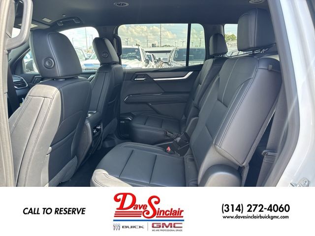 GMC Acadia Vehicle Full-screen Gallery Image 22