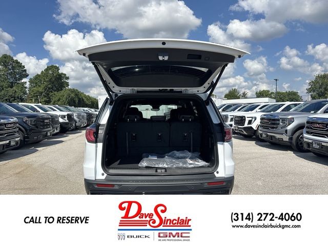 GMC Acadia Vehicle Full-screen Gallery Image 24