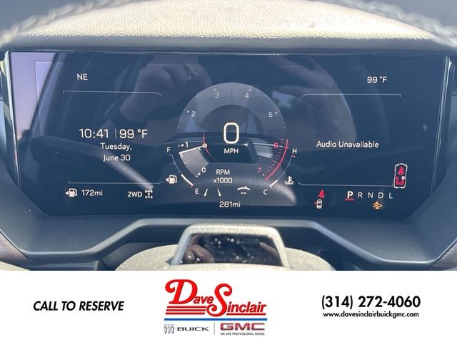 GMC Acadia Vehicle Full-screen Gallery Image 15