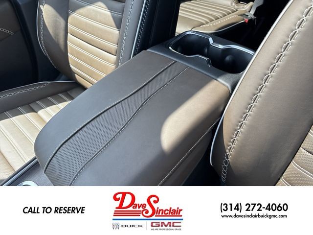 GMC Acadia Vehicle Full-screen Gallery Image 21
