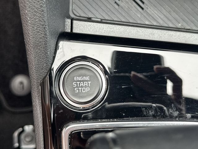Kia Sportage Vehicle Full-screen Gallery Image 21