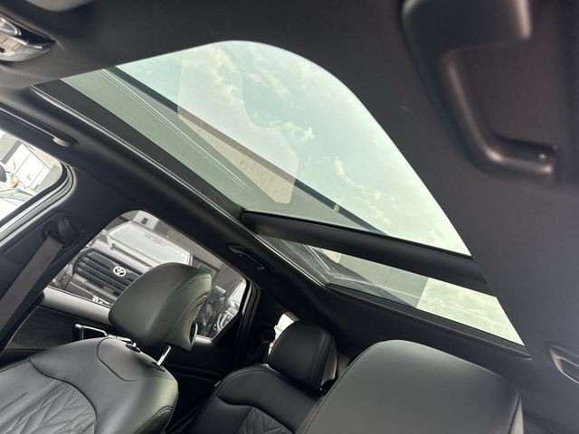 Kia Sportage Vehicle Full-screen Gallery Image 23