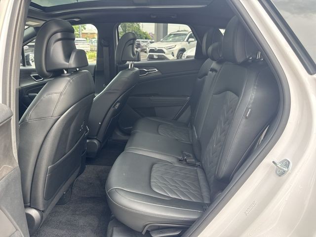 Kia Sportage Vehicle Full-screen Gallery Image 30