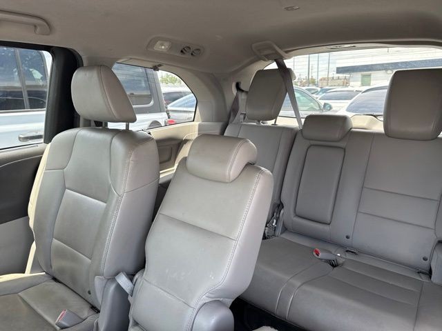 Honda Odyssey Vehicle Full-screen Gallery Image 06