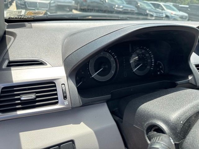 Honda Odyssey Vehicle Full-screen Gallery Image 13