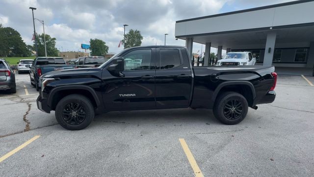 Toyota Tundra 4WD Vehicle Full-screen Gallery Image 06