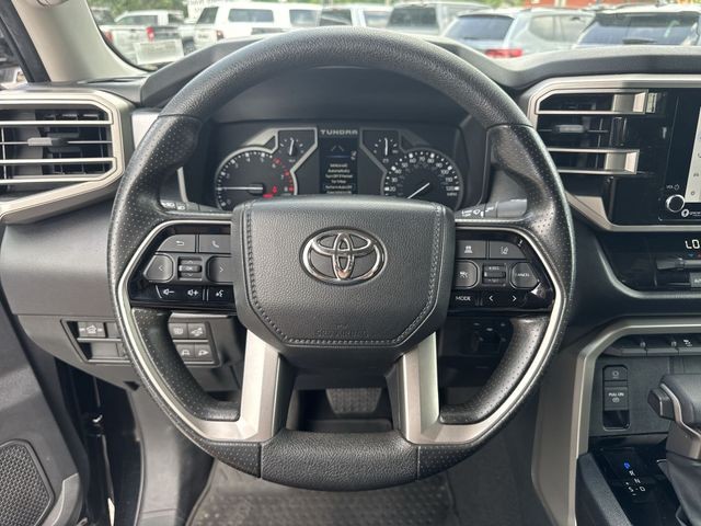 Toyota Tundra 4WD Vehicle Full-screen Gallery Image 14