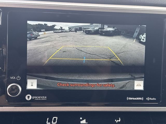 Toyota Tundra 4WD Vehicle Full-screen Gallery Image 18